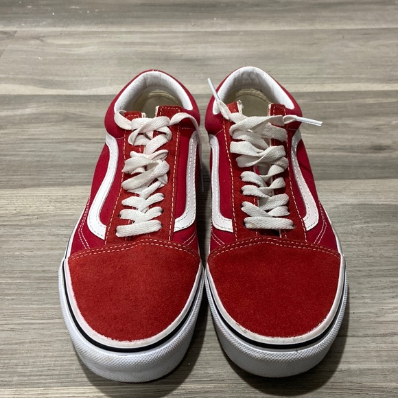 Red vans - Picture 1 of 6